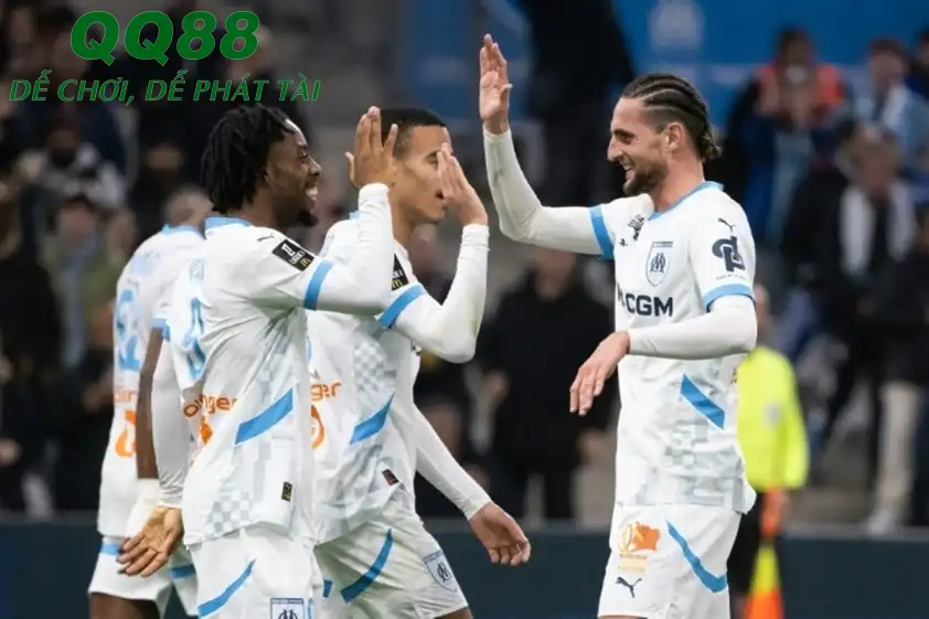 Marseille quá mạnh so với Bayeux. (Ảnh: Internet) Marseille quá mạnh so với Bayeux. (Ảnh: Internet)