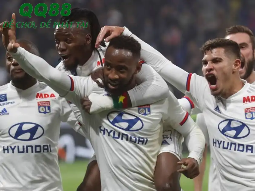 Lyon đang thể hiện bộ mặt tích cực khi bước ra đấu trường cúp châu Âu Lyon đang thể hiện bộ mặt tích cực khi bước ra đấu trường cúp châu Âu